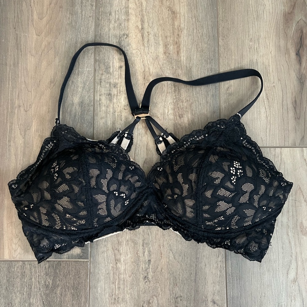 Black laced bra